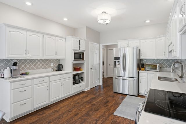 2709 CHAPEL WOOD TERR, Columbia, MO 65203
