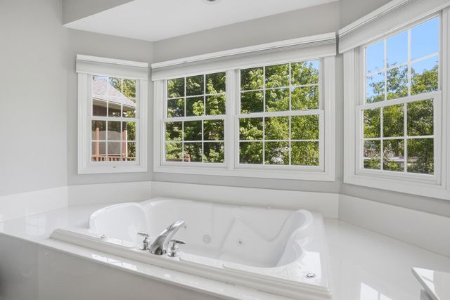 2709 CHAPEL WOOD TERR, Columbia, MO 65203