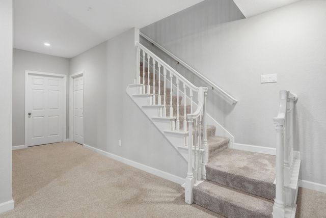 2709 CHAPEL WOOD TERR, Columbia, MO 65203