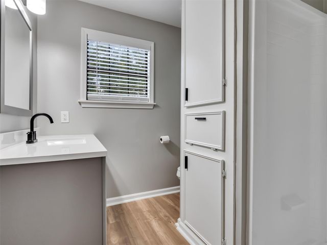 351 White Oak Drive, Houston, TX 77336