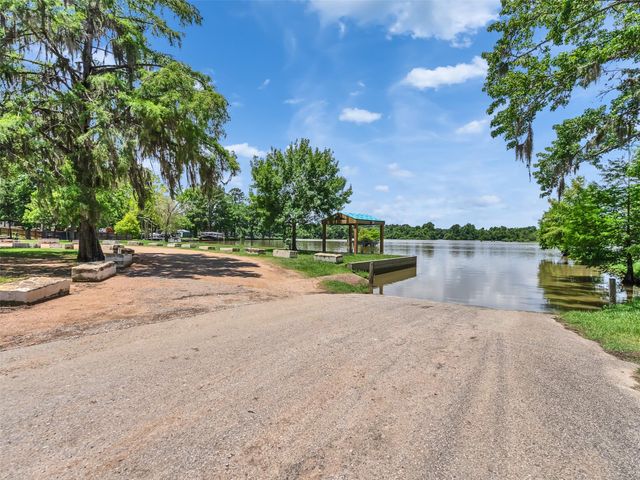 351 White Oak Drive, Houston, TX 77336