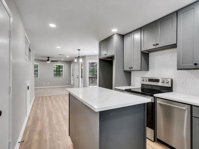 351 White Oak Drive, Houston, TX 77336