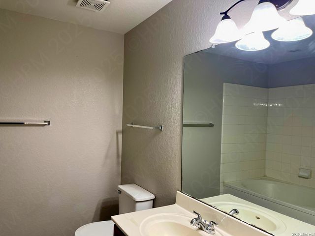 6119 Ironmill Creek, Converse, TX 78109