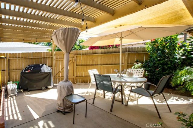 5238 Comercio, Woodland Hills, CA 91364