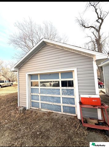 521 N Logan Avenue, Oakland, NE 68045
