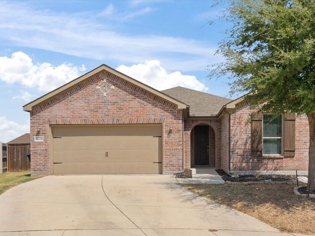 10236 Fox Springs Drive, Fort Worth, TX 76131