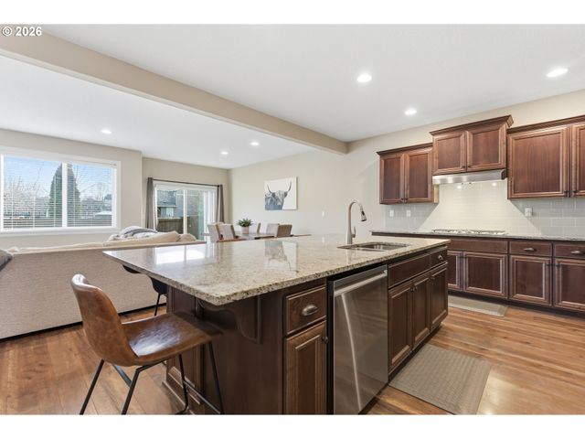 3750 Se MCKENZIE Ave, Hillsboro, OR 97123