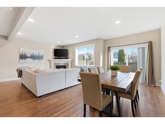 3750 Se MCKENZIE Ave, Hillsboro, OR 97123