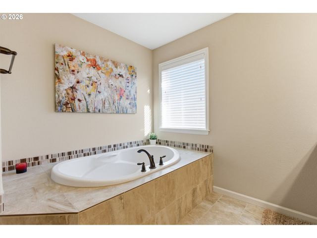 3750 Se MCKENZIE Ave, Hillsboro, OR 97123