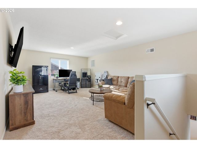 3750 Se MCKENZIE Ave, Hillsboro, OR 97123