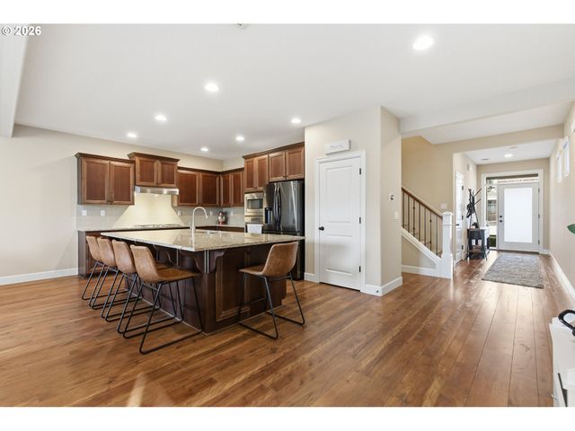 3750 Se MCKENZIE Ave, Hillsboro, OR 97123