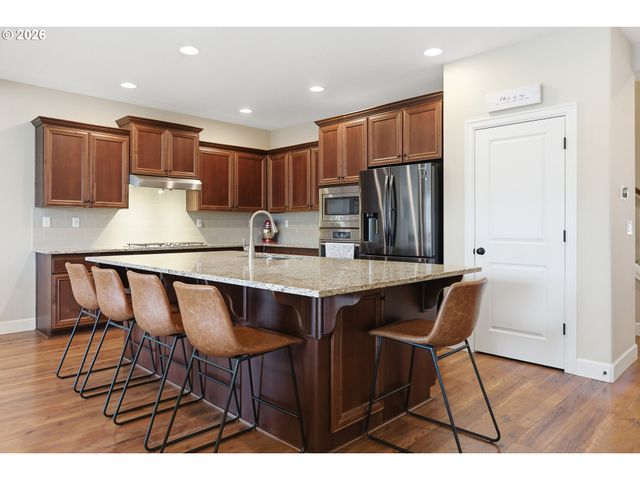 3750 Se MCKENZIE Ave, Hillsboro, OR 97123