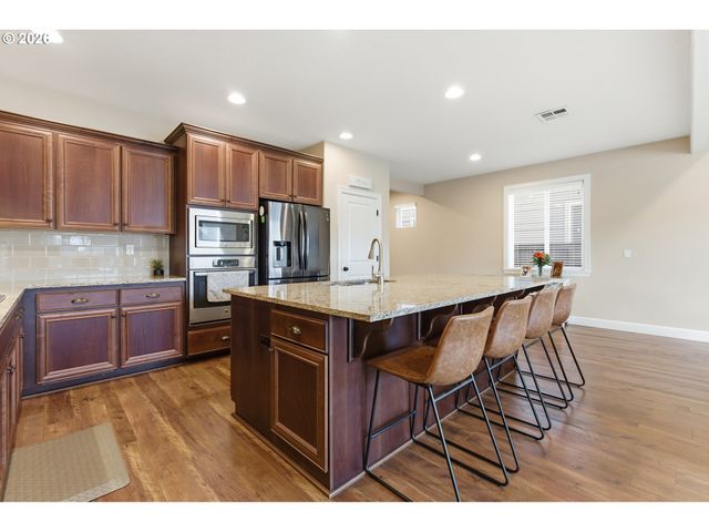 3750 Se MCKENZIE Ave, Hillsboro, OR 97123