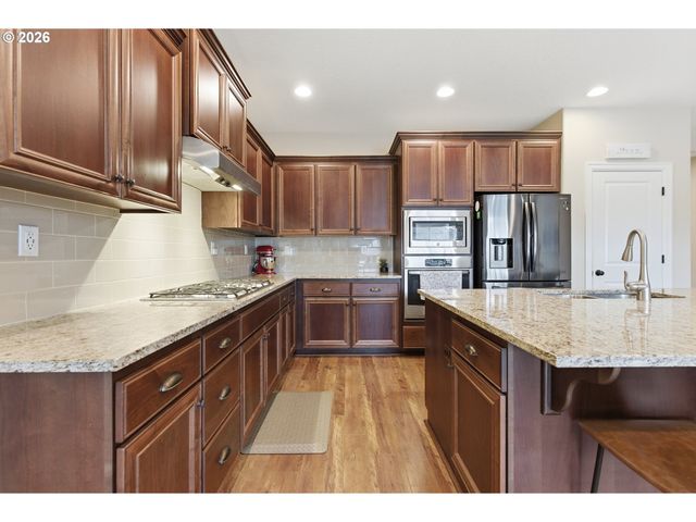 3750 Se MCKENZIE Ave, Hillsboro, OR 97123