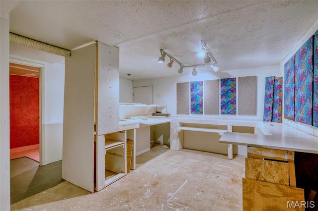 1938 Riverwood Trails Drive, Hazelwood, MO 63031