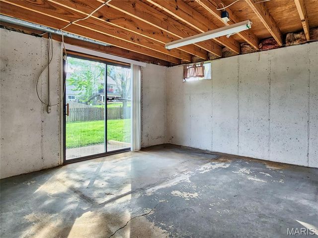 1938 Riverwood Trails Drive, Hazelwood, MO 63031