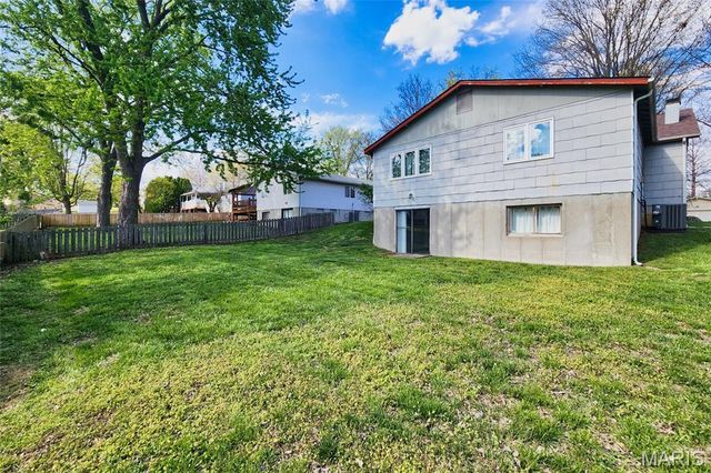 1938 Riverwood Trails Drive, Hazelwood, MO 63031