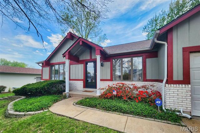 1938 Riverwood Trails Drive, Hazelwood, MO 63031