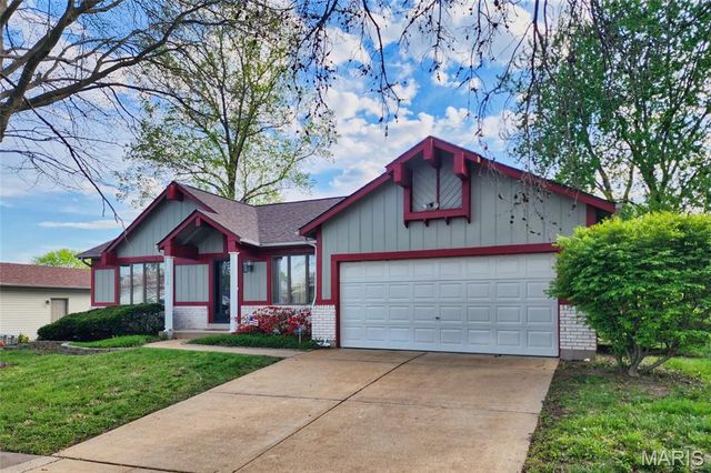 1938 Riverwood Trails Drive, Hazelwood, MO 63031