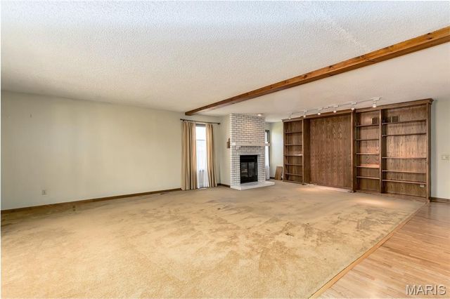 1938 Riverwood Trails Drive, Hazelwood, MO 63031