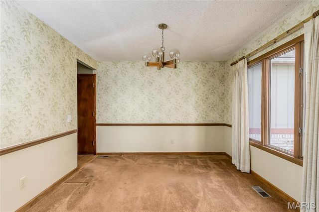 1938 Riverwood Trails Drive, Hazelwood, MO 63031