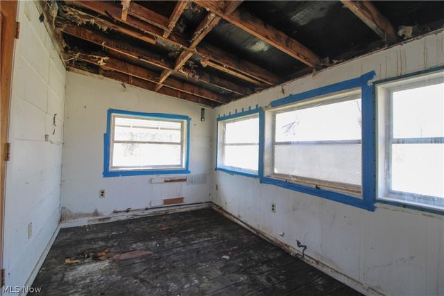 17638 Laurel Avenue, Lake Milton, OH 44429