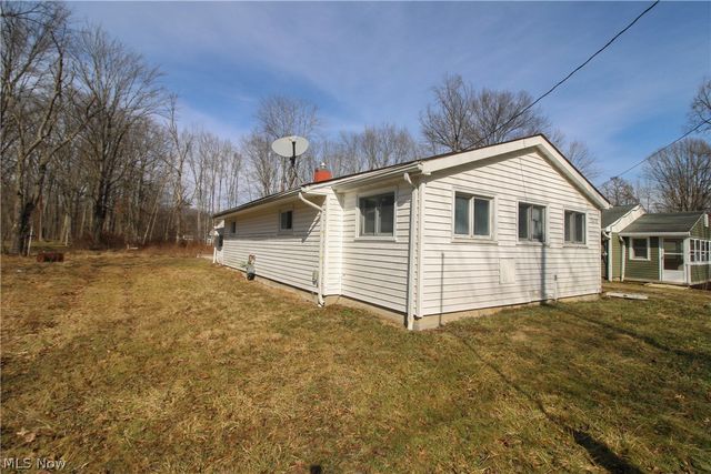 17638 Laurel Avenue, Lake Milton, OH 44429