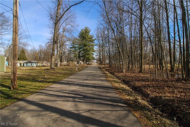 17638 Laurel Avenue, Lake Milton, OH 44429