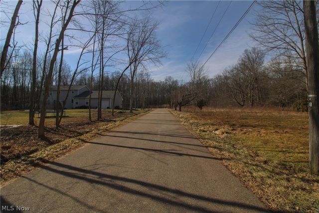 17638 Laurel Avenue, Lake Milton, OH 44429