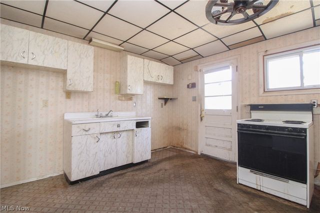 17638 Laurel Avenue, Lake Milton, OH 44429