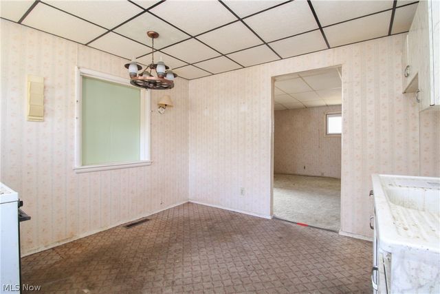 17638 Laurel Avenue, Lake Milton, OH 44429