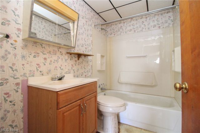 17638 Laurel Avenue, Lake Milton, OH 44429