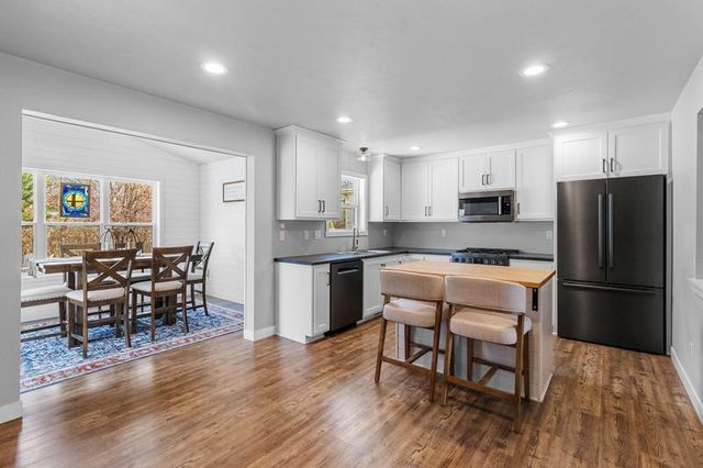 1108 HEYERDAHL HEIGHTS, Hobart, WI 54115