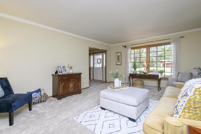 18385 Heathway LANE, Brookfield, WI 53045