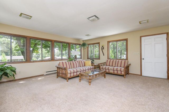 18385 Heathway LANE, Brookfield, WI 53045