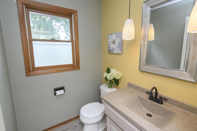 18385 Heathway LANE, Brookfield, WI 53045