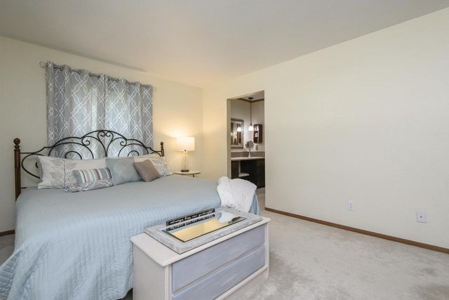 18385 Heathway LANE, Brookfield, WI 53045
