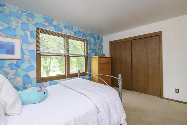 18385 Heathway LANE, Brookfield, WI 53045