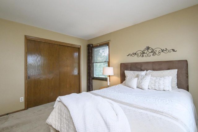 18385 Heathway LANE, Brookfield, WI 53045