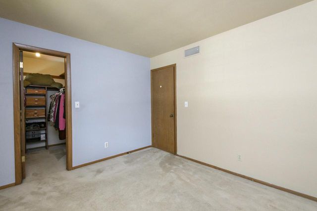 18385 Heathway LANE, Brookfield, WI 53045