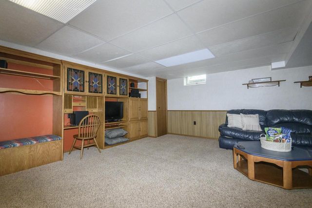 18385 Heathway LANE, Brookfield, WI 53045