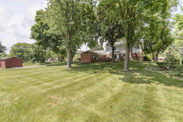 18385 Heathway LANE, Brookfield, WI 53045