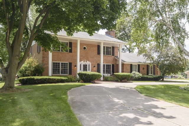 18385 Heathway LANE, Brookfield, WI 53045