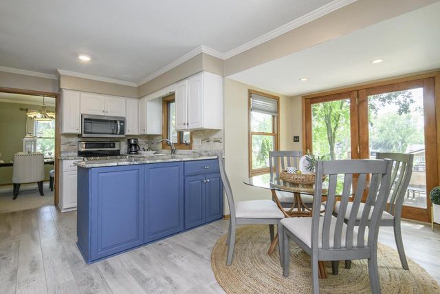 18385 Heathway LANE, Brookfield, WI 53045