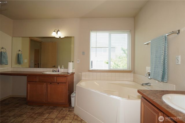16034 SE 254th Street, Covington, WA 98042