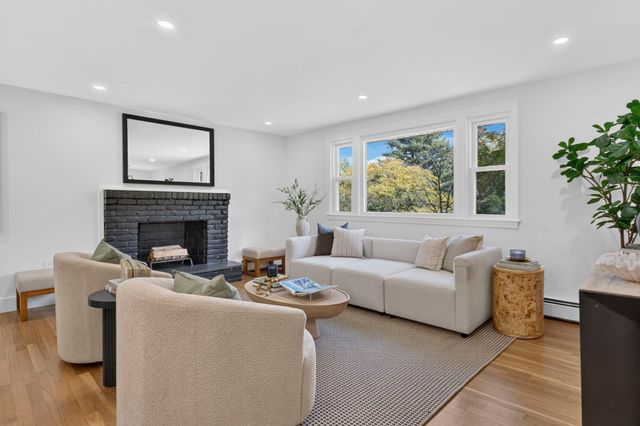 8 Carriage Drive, Acton, MA 01720