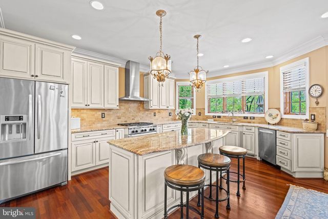 5452 CHANDLEY FARM CIR, Centreville, VA 20120