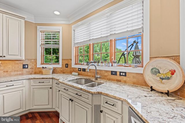 5452 CHANDLEY FARM CIR, Centreville, VA 20120