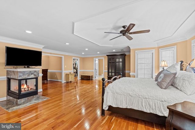 5452 CHANDLEY FARM CIR, Centreville, VA 20120