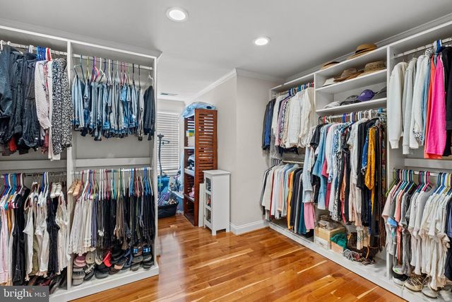 5452 CHANDLEY FARM CIR, Centreville, VA 20120